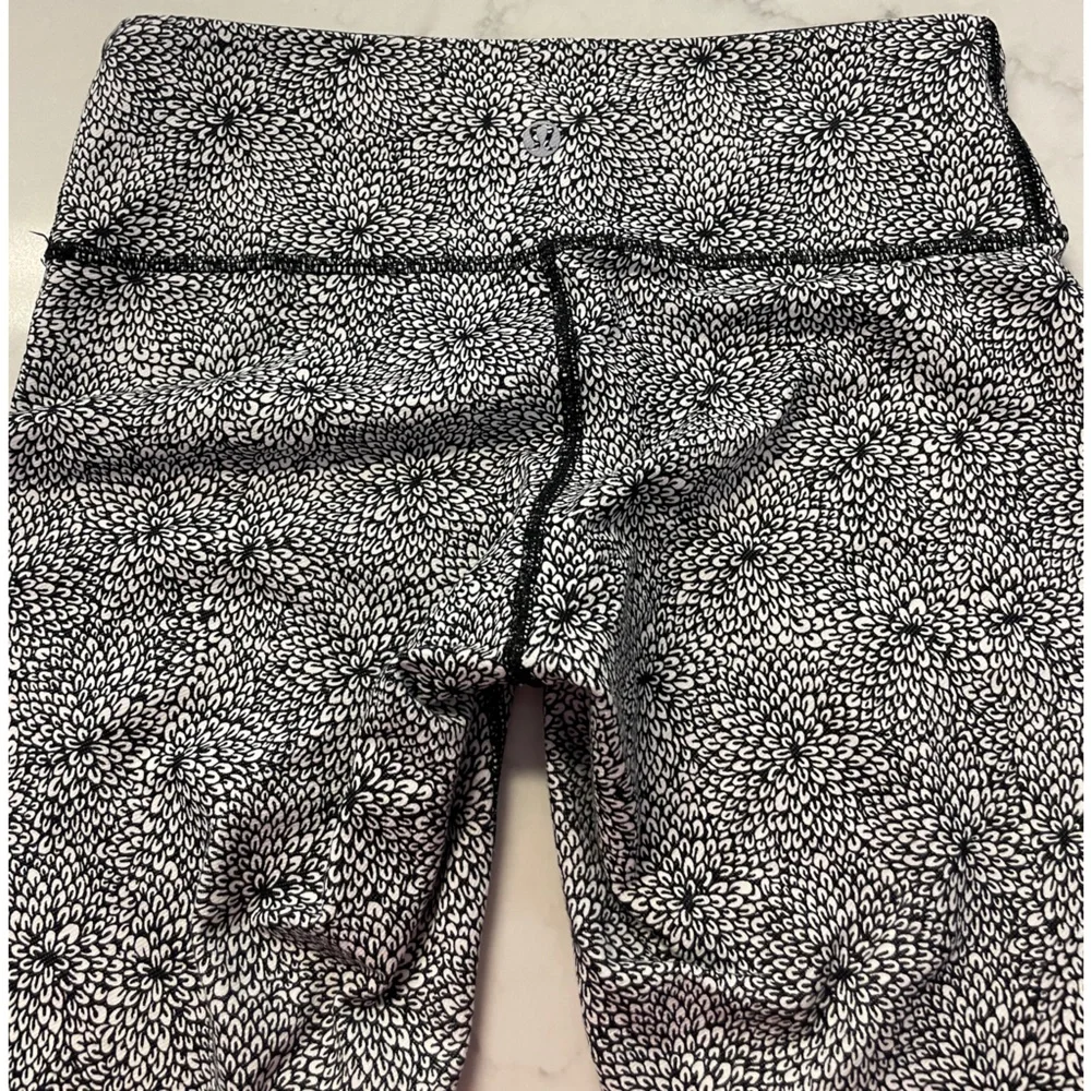 Lululemon Athletica Size 4